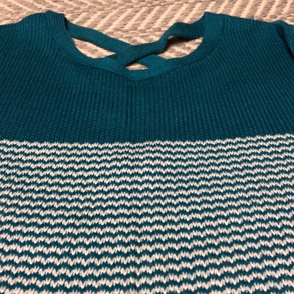 I LOVE gorgeous blue sweater - Picture 3 of 4